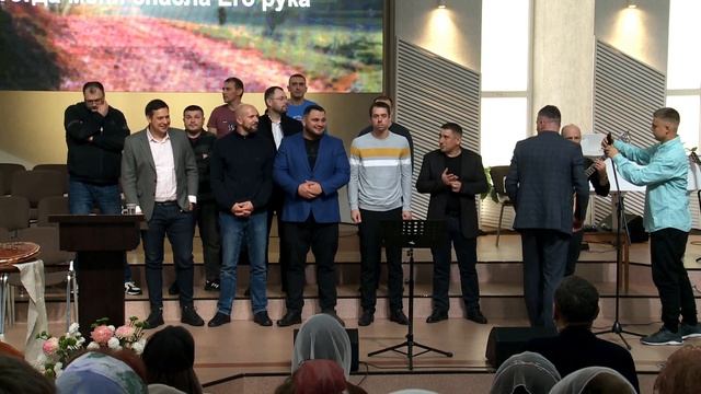 «Падал снег» || песня бывших реабилитантов миссии «Возвращение» смотреть онлайн