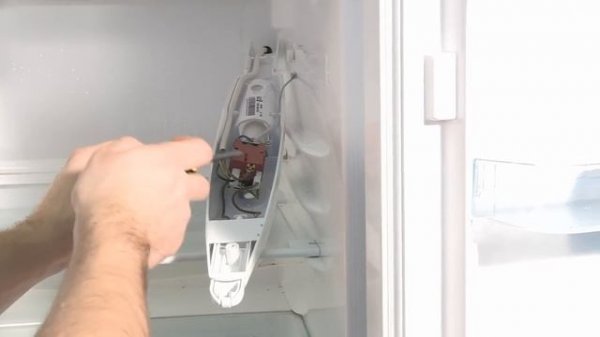 How to Replace a Fridge Thermostat - Zanussi