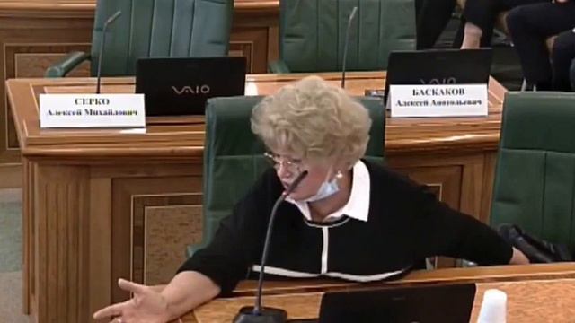 Сенатор и мать Ксении Собчак Людмила Нарусова хочет запретить одиночные пикеты смотреть онлайн