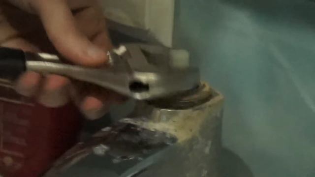 Ремонт крана как снять кран буксу и поменять, капает. Ошибки новичков на сантехнике в ванной комнат смотреть онлайн