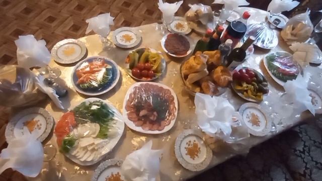 день рождения мамули!жарим шашлык!накрыли легкий стол дома