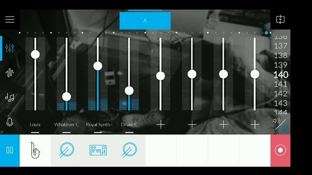 Гайд как на телефоне делать биты с помощью программы Music Maker JAM смотреть онлайн