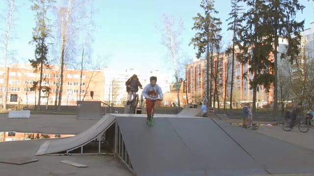 mixtape - one day at local skatepark 20130429 смотреть онлайн