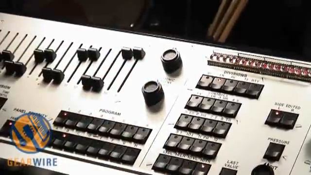 Beilfuss Step Synthesizer Comes Blinking Out Of The Basement смотреть онлайн