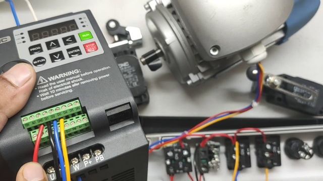 #03 VFD control With 2 limit Switch and Forward Reverse Push button || VFD 3 Wire Connection смотреть онлайн