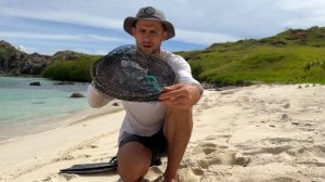 Я ВЫЖИВАЛ на НЕОБИТАЕМОМ ОСТРОВЕ пока мой канал не набрал 1млн. [СБОРНИК 22 СЕЗОНА]