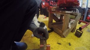 Ремонт бортовых трактора т25.Импортные сальники. Замена  тормозных лент, регулировка тормозных лент