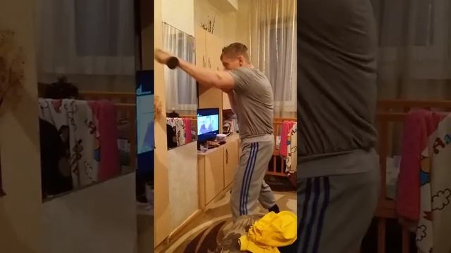 Качаем сильный удар руками в квартире смотреть онлайн