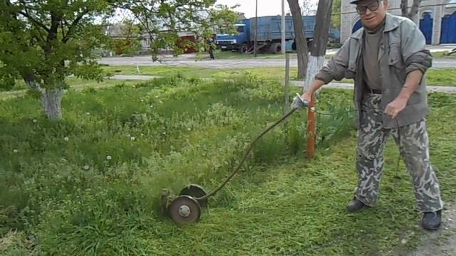 001 Самодельная сенокосилка. смотреть онлайн