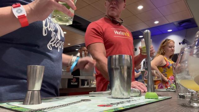 Casa Bacardi Mixology Class 🍹🥃 смотреть онлайн