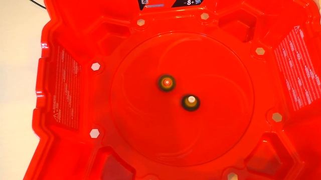 Бейблейды Микросы. Мини сражение на арене! Кто проиграл? смотреть онлайн