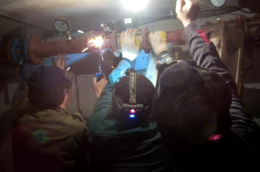 Газосварка ЖКХ. Стояк через перекрытие.Gas welding housing and communal services смотреть онлайн