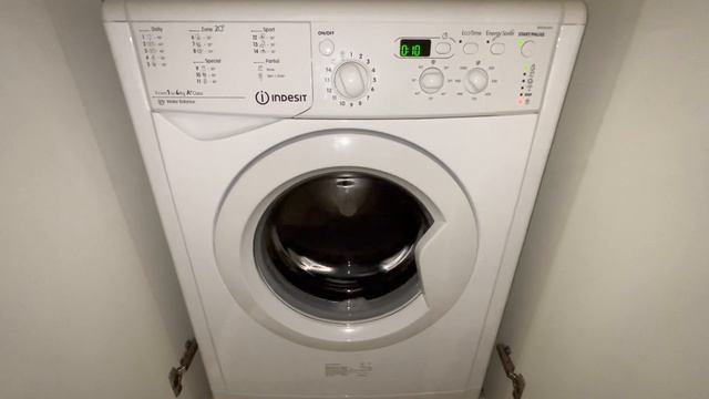 Indesit - 20 Minutes Express (Moving Final Spin) смотреть онлайн