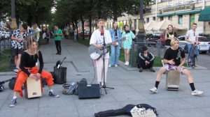 Три полоски на кедах