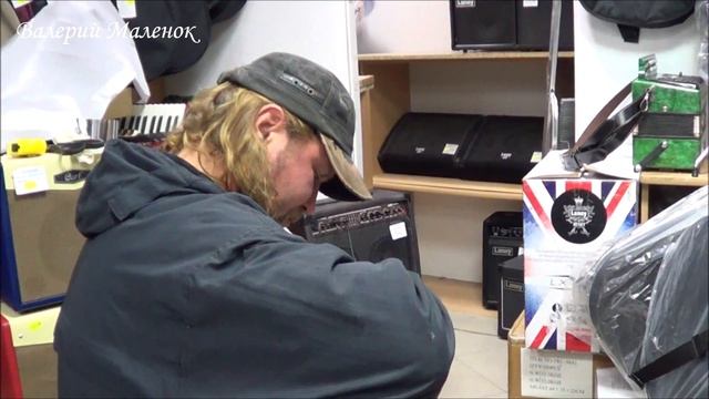 Выбирали гитару, не купили, но это дело замочили! Guitar! смотреть онлайн