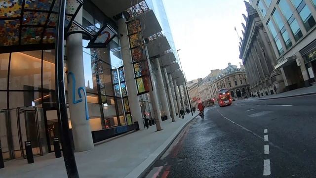 Epic Streets and Unique Views: Live tour from the City of London смотреть онлайн
