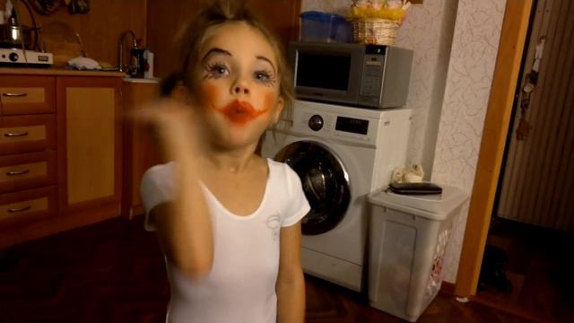 Смешная девочка рассказывает стих смотреть онлайн