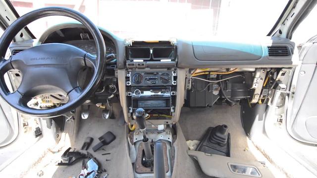 1998 Impreza Dash Removal Timelapse смотреть онлайн