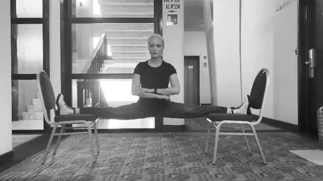 Pom Klementieff Does Split Legs #19