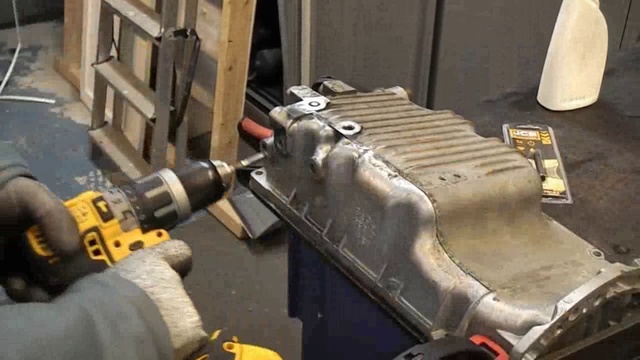 Как вывернуть сломанный метчик или экстрактор смотреть онлайн