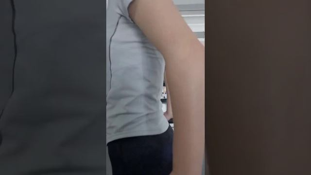 Тренировка с Александрой в тренажёрном зале. смотреть онлайн