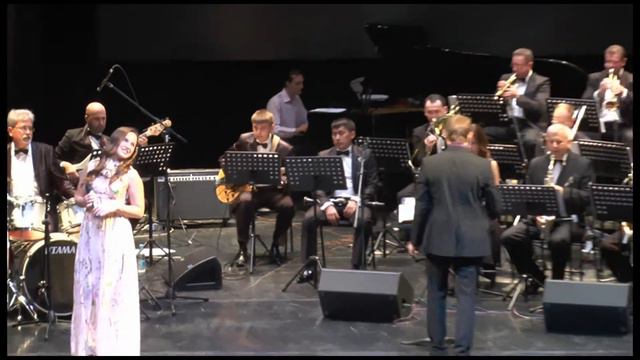 Words and Music by Irving Berlin «Puttin' On The Ritz» смотреть онлайн