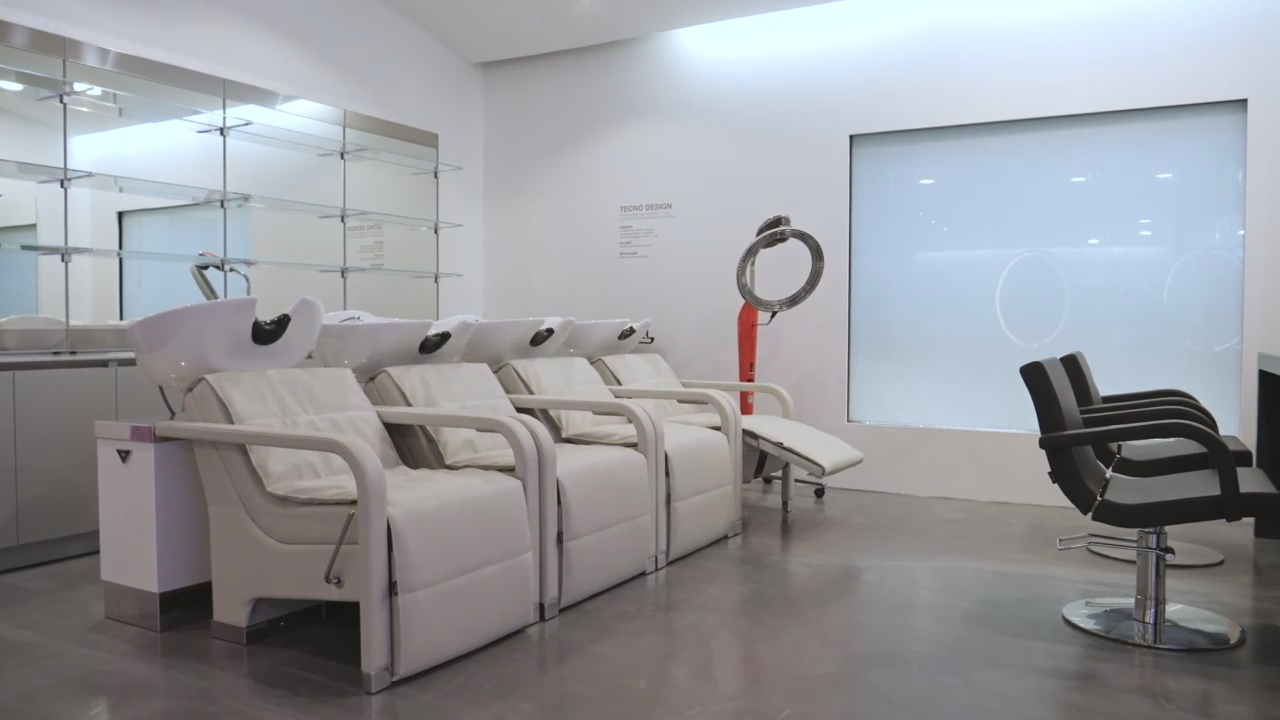 Парикмахерская мойка Oregon и кресло Relookage by Maletti