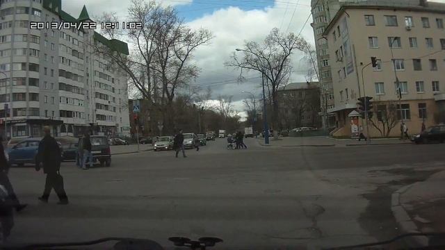 Движение на красный сигнал светофора смотреть онлайн