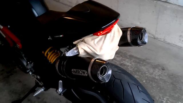 Ducati Monster 796 - Arrow Thunder Dark Exhaust (with Carbon End-caps). смотреть онлайн