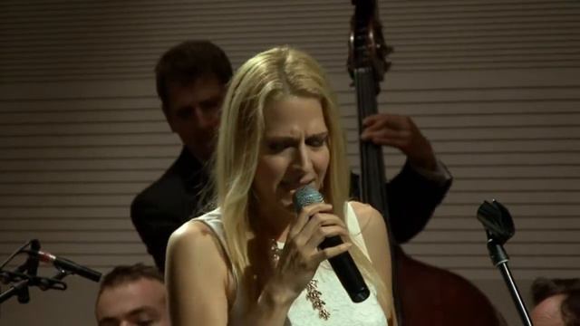 Wolf Kati: Nézz rám смотреть онлайн