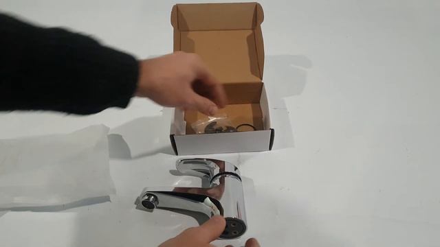 Смеситель для раковины Brinex 36C 001 смотреть онлайн