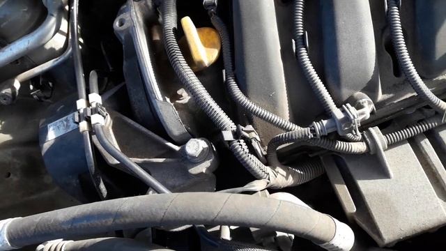 Шум двигателя К4М на Ларгусе в районе механизма ГРМ. смотреть онлайн