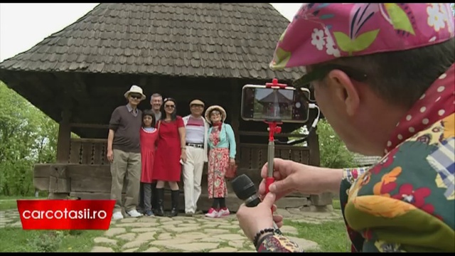 dezbracatu muzeul satului смотреть онлайн