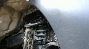 Toyota  Hilux . Снятие передней стойки .