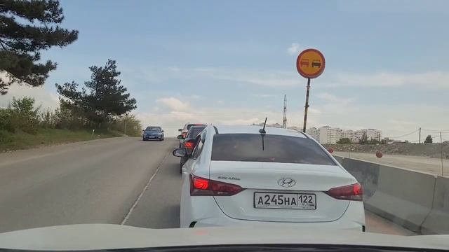 Стоячие пробки перед Геленджиком. смотреть онлайн