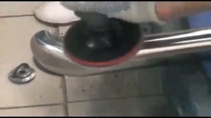 Зачистка шва у нержавеющей трубы после сварки - «ПрофПерила»