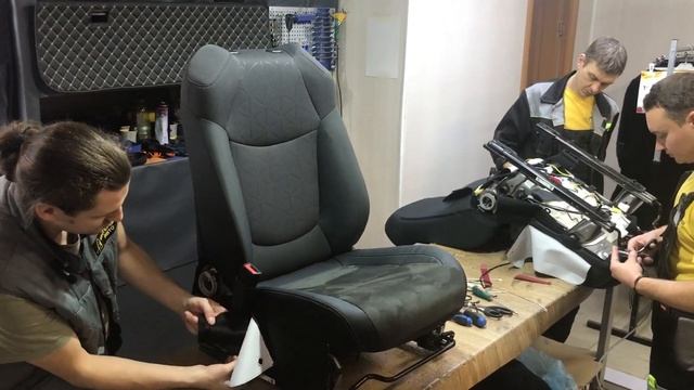 Как УСТАНАВЛИВАТЬ КАРКАСНЫЕ авточехлы? Тойота Рав 4 смотреть онлайн