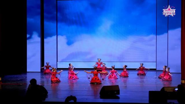 Танец «Божья коровка» 6 лет (общий план) смотреть онлайн