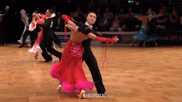 Oleg Chzhen - Alina Ageeva RUS | English Waltz | WDSF GrandSlam Standard | GOC 2019 смотреть онлайн