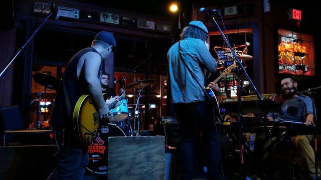 The Doors - Roadhouse Blues cover by Fish On смотреть онлайн