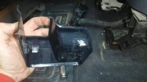 Снимаем водительское сиденье на Land Rover Freelander 2 (Ленд Ровер Фрилендер 2)