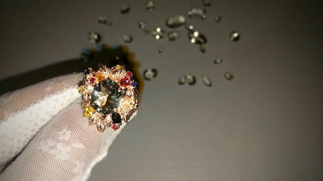 Кольцо с Зеленым Аметистом (Празиолитом) и цветными Сапфирами смотреть онлайн