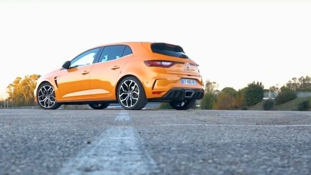 2018 Renault Megane R.S. review - Automotive Zone смотреть онлайн