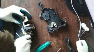 Троссиковый привод замка Тойота пробокс.