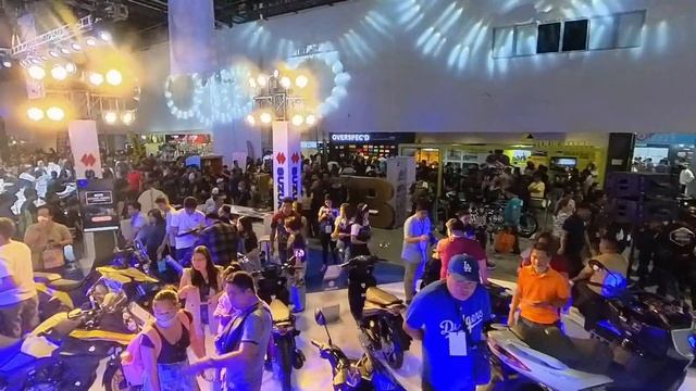 QUICK TOUR AT SMX MOTOR SHOW!