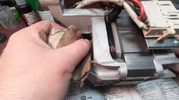 Стиральная машина не выходит на максимальные обороты в режиме отжима. Просто медленно вращается.