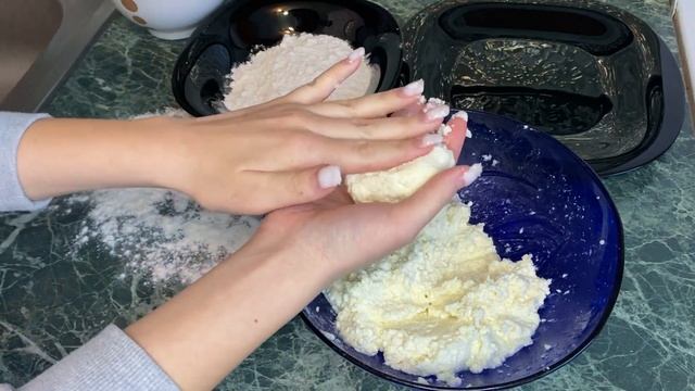 Идеальные сырники с манкой на сковороде. Нежные и воздушные сырники на завтрак смотреть онлайн