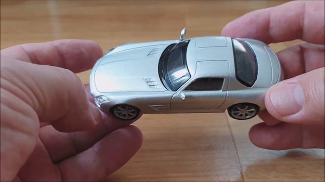 Mercedes Benz SLR AMG 1:43