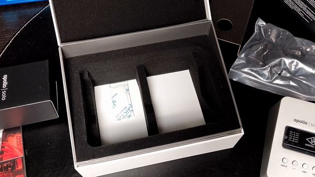 Universal Audio Apollo Solo USB. Распаковка и комплектация смотреть онлайн