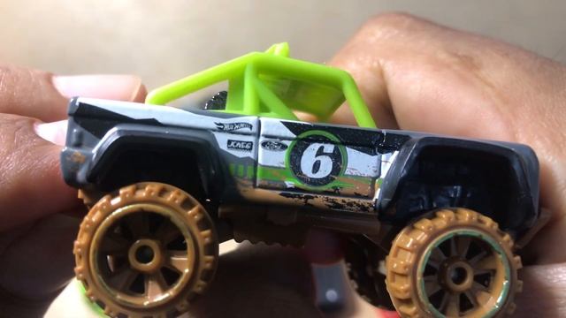Hotwheels custom Ford bronco | varian ekslusif walmart смотреть онлайн